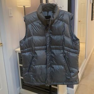 Men’s Tumi steel grey vest-size L